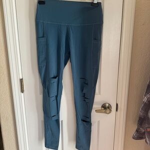 Brand new constantly varied gear CVG Tear it up leggings Sz L blue